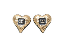 Load image into Gallery viewer, 極美品 CHANEL シャネル ハートココマーク ピアス 重量約7.2g B24V刻印 GP メタル ゴールド ブラック 両耳用 中古 4b011948