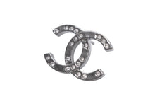 Load image into Gallery viewer, 極美品 CHANEL シャネル ココマーク ピアス 重量約6.8g B24K刻印 メタル ラインストーン シルバー クリア 両耳用 中古 4b011964