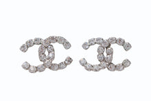 Load image into Gallery viewer, CHANEL シャネル ココマーク ピアス 重量約3.5g 00A刻印 シルバー クリア メタル ラインストーン 両耳用 美品 中古 4b011976