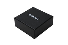 Load image into Gallery viewer, 極美品 CHANEL シャネル ココマーク スクエアラインストーン ピアス 01P シルバー クリア 中古 4b011981