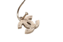 Load image into Gallery viewer, 極美品 CHANEL シャネル ココマーク ドロップピアス 重量約6.4g 09P刻印 GP メタル ゴールド ホワイト 両耳用 中古 4b011983