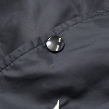 Load image into Gallery viewer, Saint Michael × Shermer Academy セントマイケル × シャーマーアカデミー SM-A22-0000-062 Coach Jacket Saint Room サイズL カラーブラック 美品 中古 4b011999