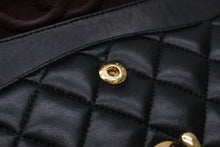 Load image into Gallery viewer, 極美品 CHANEL シャネル マトラッセ 25cm Wフラップ チェーンショルダーバッグ 15番台 ラムスキン ブラック ゴールド金具 中古 4b012063