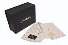 Load image into Gallery viewer, 極美品 CHANEL シャネル マトラッセ 25cm Wフラップ チェーンショルダーバッグ 15番台 ラムスキン ブラック ゴールド金具 中古 4b012063