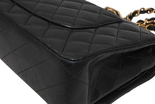 Load image into Gallery viewer, 極美品 CHANEL シャネル マトラッセ 25cm Wフラップ チェーンショルダーバッグ 15番台 ラムスキン ブラック ゴールド金具 中古 4b012063