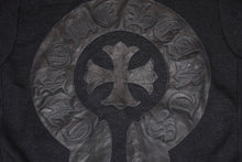 Load image into Gallery viewer, 極美品 CHROME HEARTS クロムハーツ ジップアップフーディー サイズM ホースシューパッチ CHプラスパッチ オールドモデル 中古 4b012071