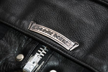Load image into Gallery viewer, 極美品 CHROME HEARTS クロムハーツ ラージクロス レザーベスト サイズXL クロスボールボタン ブラック 中古 4b012072