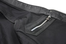 Load image into Gallery viewer, 極美品 CHROME HEARTS クロムハーツ ラージクロス レザーベスト サイズXL クロスボールボタン ブラック 中古 4b012072
