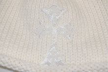 Load image into Gallery viewer, 新品未使用 CHROME HEARTS クロムハーツ カシミヤ ビーズクロスパッチ ビーニー ニットキャップ ONE SIZE 22cm ホワイト 中古 4b012075