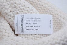 Load image into Gallery viewer, 新品未使用 CHROME HEARTS クロムハーツ カシミヤ ビーズクロスパッチ ビーニー ニットキャップ ONE SIZE 22cm ホワイト 中古 4b012075