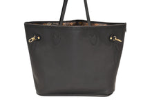 Load image into Gallery viewer, 新品同様品 LOUIS VUITTON ルイ ヴィトン ネヴァーフル インサイドアウトMM リバーシブル トートバッグ M11946 ブラック ブラウン カーフスキン ゴールド金具 中古 4b012122