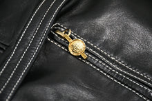 画像をギャラリービューアに読み込む, VERSACE ヴェルサーチ ヴィンテージ ムートン レザー ベスト ブラック 美品 中古 4b012160