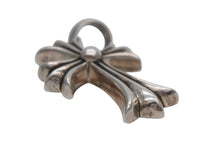 Load image into Gallery viewer, CHROME HEARTS クロムハーツ スモール CHクロス ウィズベイル ペンダントトップ 1991 23.6g シルバー925 美品 中古 4b012177