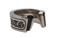 Load image into Gallery viewer, CHROME HEARTS クロムハーツ ラージスクロールラベル リング シルバー シルバー925 ロゴ アクセサリー 16号 16.7g 美品 中古 4b012182