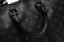 Load image into Gallery viewer, 極美品 LOUIS VUITTON ルイヴィトン キーポル バンドリエール45 ボストンバッグ M40569 モノグラム エクリプス ブラック 中古 4b012215