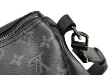 Load image into Gallery viewer, 極美品 LOUIS VUITTON ルイヴィトン キーポル バンドリエール45 ボストンバッグ M40569 モノグラム エクリプス ブラック 中古 4b012215