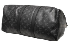 Load image into Gallery viewer, 極美品 LOUIS VUITTON ルイヴィトン キーポル バンドリエール45 ボストンバッグ M40569 モノグラム エクリプス ブラック 中古 4b012215
