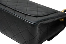 Load image into Gallery viewer, CHANEL シャネル ミニマトラッセ Sフラップ Sチェーンショルダーバッグ 1番台 ココマーク ラムスキン ブラック ゴールド金具 美品 中古 4b012228