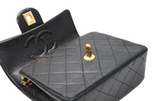 Load image into Gallery viewer, CHANEL シャネル ミニマトラッセ Sフラップ Sチェーンショルダーバッグ 1番台 ココマーク ラムスキン ブラック ゴールド金具 美品 中古 4b012228