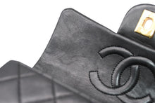 Load image into Gallery viewer, CHANEL シャネル ミニマトラッセ Sフラップ Sチェーンショルダーバッグ 1番台 ココマーク ラムスキン ブラック ゴールド金具 美品 中古 4b012228