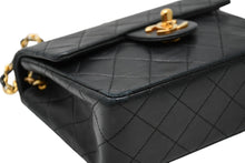 Load image into Gallery viewer, CHANEL シャネル ミニマトラッセ Sフラップ Sチェーンショルダーバッグ 1番台 ココマーク ラムスキン ブラック ゴールド金具 美品 中古 4b012228
