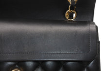 Load image into Gallery viewer, 新品同様 CHANEL シャネル マトラッセ23 Wフラップ Wチェーンショルダーバッグ ランダム番台 ココマーク ラムスキン ブラック 中古 4b012229
