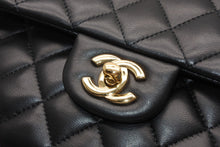 Load image into Gallery viewer, 新品同様 CHANEL シャネル マトラッセ23 Wフラップ Wチェーンショルダーバッグ ランダム番台 ココマーク ラムスキン ブラック 中古 4b012229