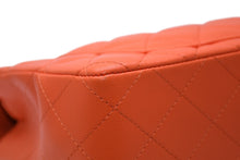 Load image into Gallery viewer, 極美品 CHANEL シャネル ミニマトラッセ20 Sフラップ Sチェーンショルダーバッグ 30番台 ココマーク ラムスキン オレンジ 中古 4b012234