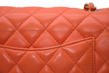 Load image into Gallery viewer, 極美品 CHANEL シャネル ミニマトラッセ20 Sフラップ Sチェーンショルダーバッグ 30番台 ココマーク ラムスキン オレンジ 中古 4b012234