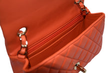 Load image into Gallery viewer, 極美品 CHANEL シャネル ミニマトラッセ20 Sフラップ Sチェーンショルダーバッグ 30番台 ココマーク ラムスキン オレンジ 中古 4b012234