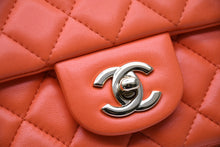 Load image into Gallery viewer, 極美品 CHANEL シャネル ミニマトラッセ20 Sフラップ Sチェーンショルダーバッグ 30番台 ココマーク ラムスキン オレンジ 中古 4b012234