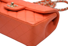 Load image into Gallery viewer, 極美品 CHANEL シャネル ミニマトラッセ20 Sフラップ Sチェーンショルダーバッグ 30番台 ココマーク ラムスキン オレンジ 中古 4b012234