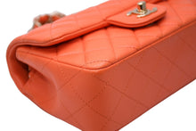 Load image into Gallery viewer, 極美品 CHANEL シャネル ミニマトラッセ20 Sフラップ Sチェーンショルダーバッグ 30番台 ココマーク ラムスキン オレンジ 中古 4b012234