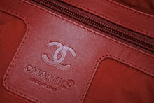 Load image into Gallery viewer, CHANEL シャネル コココクーン MM トートバッグ A48611 13番台 ココマーク ナイロン レザー ブラック シルバー金具 美品 中古 4b012248