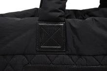 Load image into Gallery viewer, CHANEL シャネル コココクーン MM トートバッグ A48611 13番台 ココマーク ナイロン レザー ブラック シルバー金具 美品 中古 4b012248