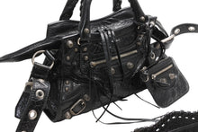 Load image into Gallery viewer, 極美品 BALENCIAGA バレンシアガ ショルダーバッグ NEO CAGOLE XS ネオカゴール XS 650987 ラムスキン ブラック シルバー金具 中古 4b012465