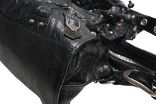 Load image into Gallery viewer, 極美品 BALENCIAGA バレンシアガ ショルダーバッグ NEO CAGOLE XS ネオカゴール XS 650987 ラムスキン ブラック シルバー金具 中古 4b012465