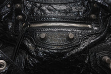 Load image into Gallery viewer, 極美品 BALENCIAGA バレンシアガ ショルダーバッグ NEO CAGOLE XS ネオカゴール XS 650987 ラムスキン ブラック シルバー金具 中古 4b012465