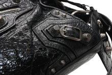 Load image into Gallery viewer, 極美品 BALENCIAGA バレンシアガ ショルダーバッグ NEO CAGOLE XS ネオカゴール XS 650987 ラムスキン ブラック シルバー金具 中古 4b012465