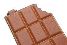 Load image into Gallery viewer, 新品同様 LOUIS VUITTON ルイヴィトン バッグチャーム LV チョコレートバー M01478 モノグラムキャンバス ブラウン シルバー金具 中古 4b011775