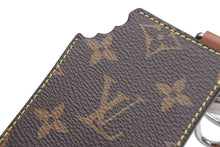 Load image into Gallery viewer, 新品同様 LOUIS VUITTON ルイヴィトン バッグチャーム LV チョコレートバー M01478 モノグラムキャンバス ブラウン シルバー金具 中古 4b011775