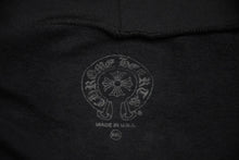 Load image into Gallery viewer, 新品未使用 CHROME HEARTS DEADLY DOLL クロムハーツ ジップアップフーディー パーカー サイズXXL ホースシュー ブラックピンク 中古 4b012269