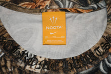 Load image into Gallery viewer, 新品未使用 CHROME HEARTS クロムハーツ × NIKE ナイキ × NOCTA ノクタ 半袖Tシャツ サイズXXL DRAKE ドレイク リアルツリー柄 中古 4b012272