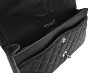 Load image into Gallery viewer, CHANEL シャネル マトラッセ25 Wフラップ Wチェーンショルダーバッグ 6番台 ココマーク キャビアスキン ブラック 美品 中古 4b012302