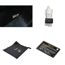 Load image into Gallery viewer, CHANEL シャネル マトラッセ25 Wフラップ Wチェーンショルダーバッグ 6番台 ココマーク キャビアスキン ブラック 美品 中古 4b012302