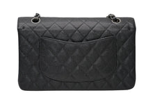Load image into Gallery viewer, CHANEL シャネル マトラッセ25 Wフラップ Wチェーンショルダーバッグ 6番台 ココマーク キャビアスキン ブラック 美品 中古 4b012302
