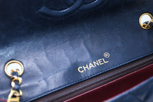 Load image into Gallery viewer, CHANEL シャネル マトラッセ23 Sフラップ Sチェーンショルダーバッグ A2000 1番台 ココマーク ラムスキン ネイビー 美品 中古 4b012303