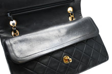 Load image into Gallery viewer, CHANEL シャネル マトラッセ25 Wフラップ Wチェーンショルダーバッグ 3番台 ココマーク ラムスキン ブラック 美品 中古 4b012304