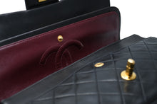 Load image into Gallery viewer, CHANEL シャネル マトラッセ25 Wフラップ Wチェーンショルダーバッグ 3番台 ココマーク ラムスキン ブラック 美品 中古 4b012304