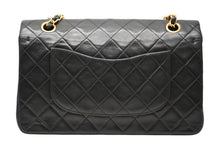 Load image into Gallery viewer, CHANEL シャネル マトラッセ25 Wフラップ Wチェーンショルダーバッグ 3番台 ココマーク ラムスキン ブラック 美品 中古 4b012304